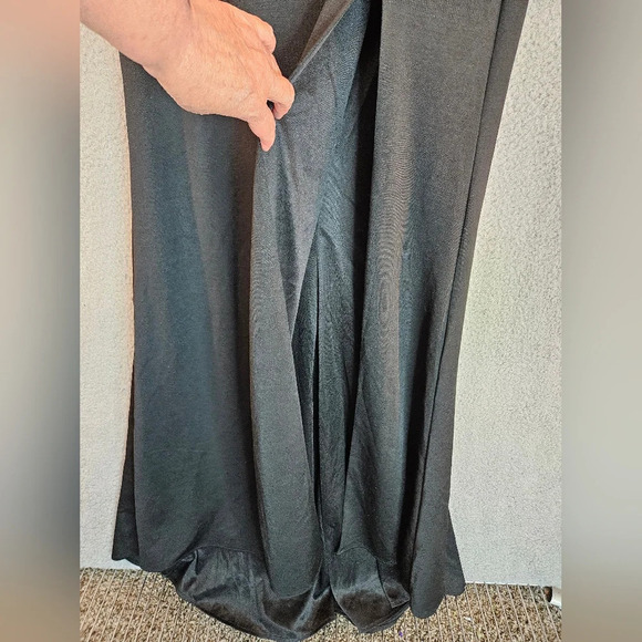 La Femme Womens Gown Sz 12 Black Thigh High Slit Built In Cups Spagetti Strap - Picture 5 of 11